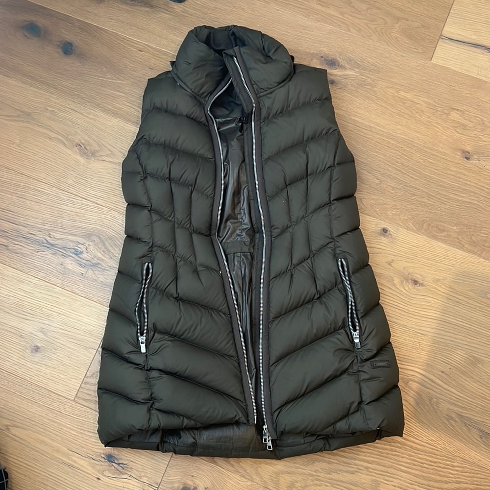 Athleta down vest
